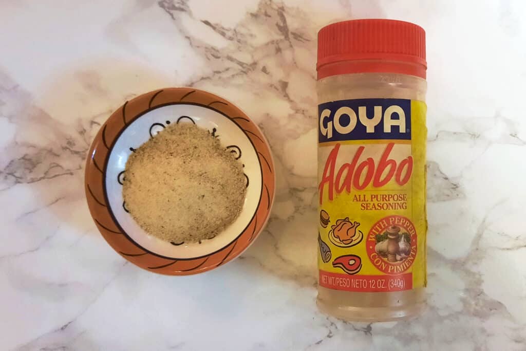 Goya-brand-adobo-con-pimienta-pepper-red-lid