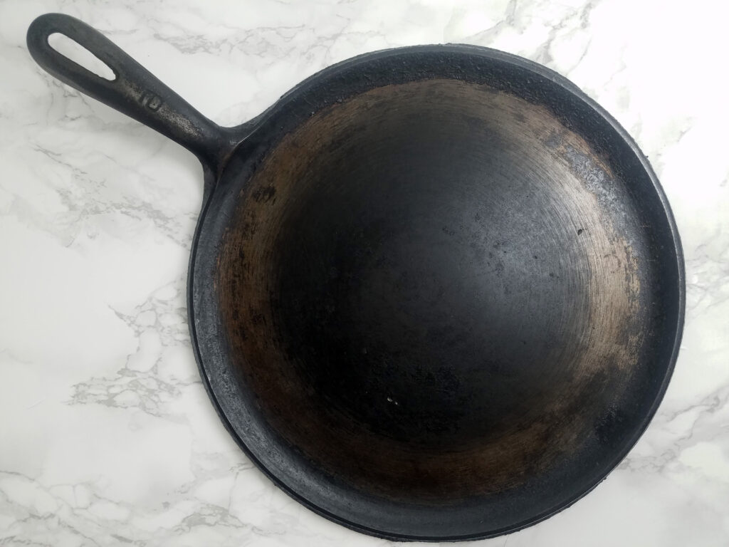 round-flat-castiron-griddle-no-sides-to-cook-Swedish-pancakes