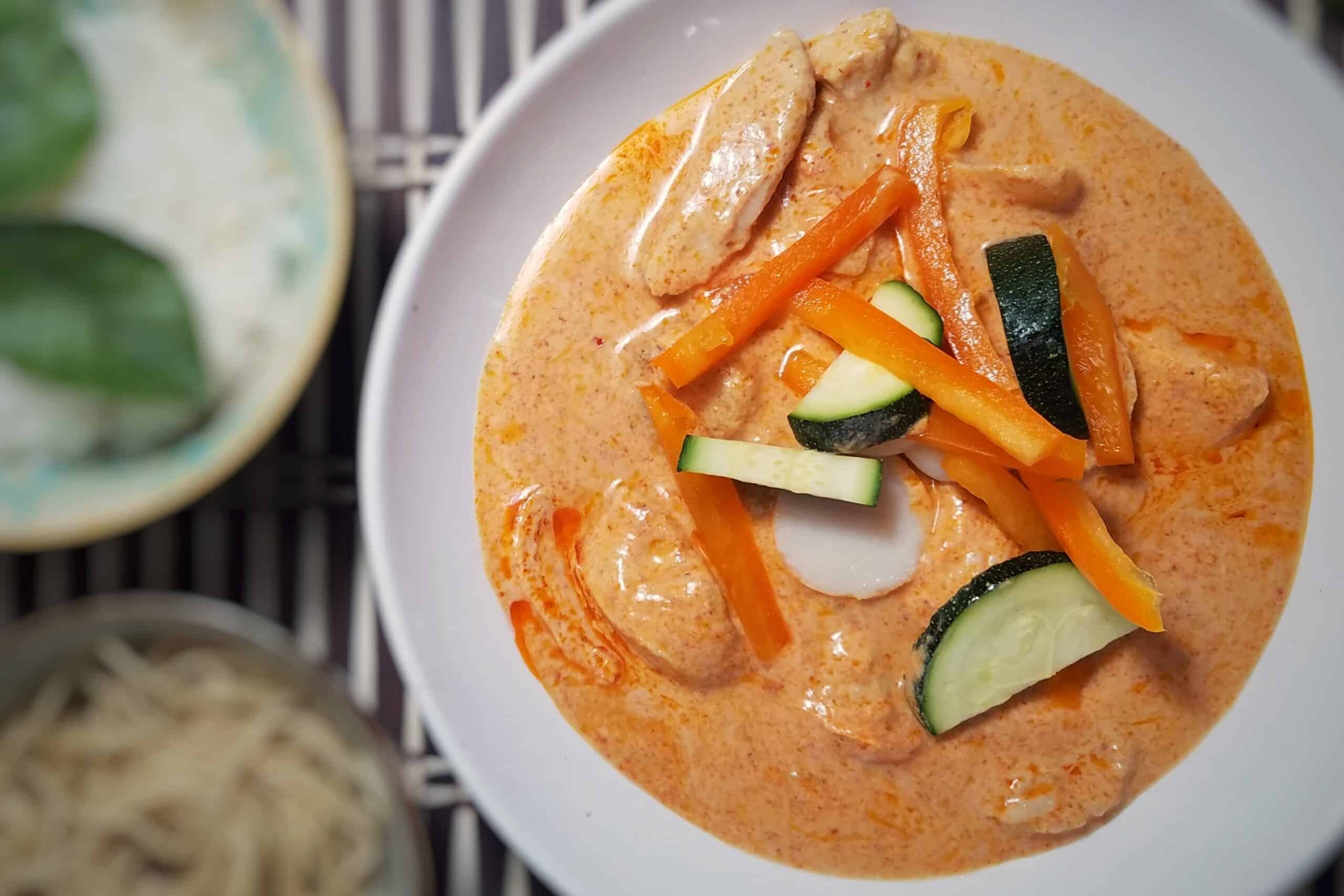 restaurant-style-Thai-red-curry-served-in-white-bowl